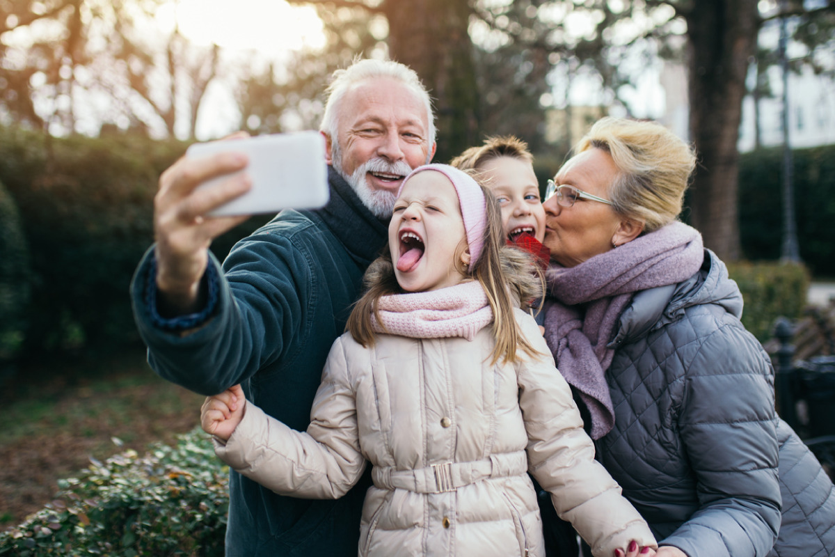 Faire un selfie inoubliable avec ses Petits-Enfants
